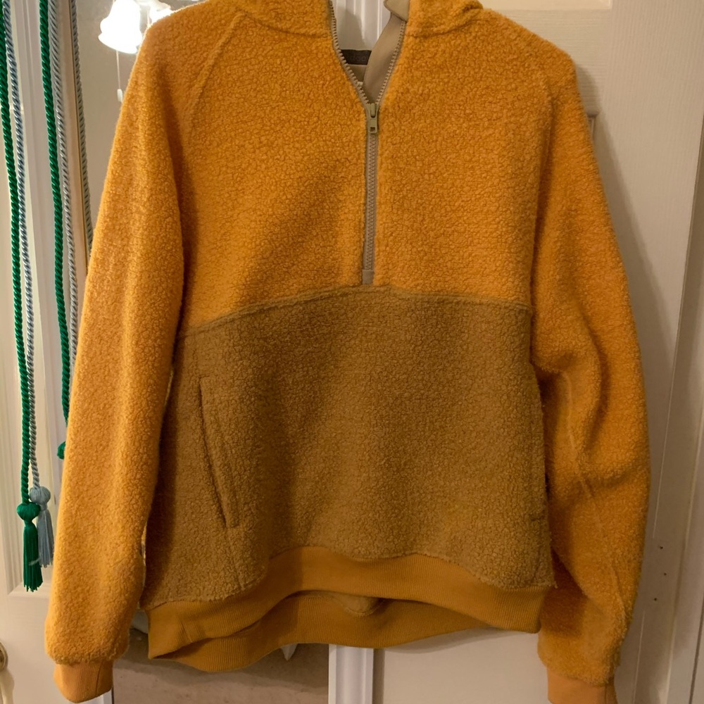 Outdoor voices megafleece